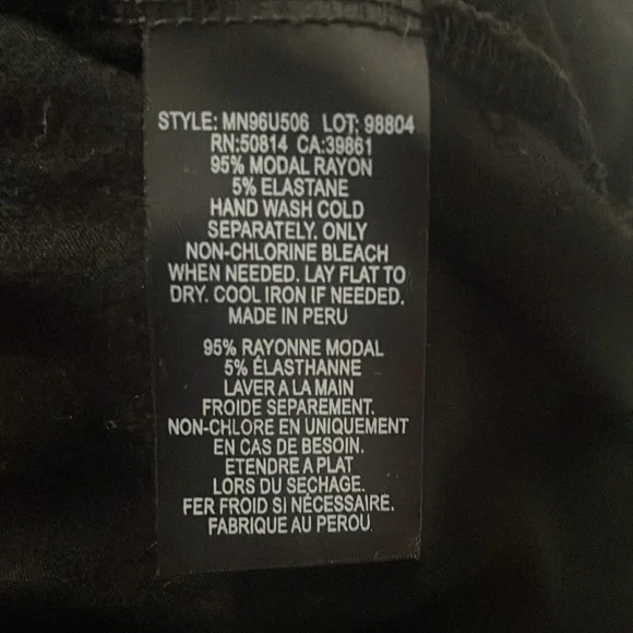 ♥️Tahari♥️women’s black 3/4 bell sleeve blouse size (Large) - Picture 8 of 9